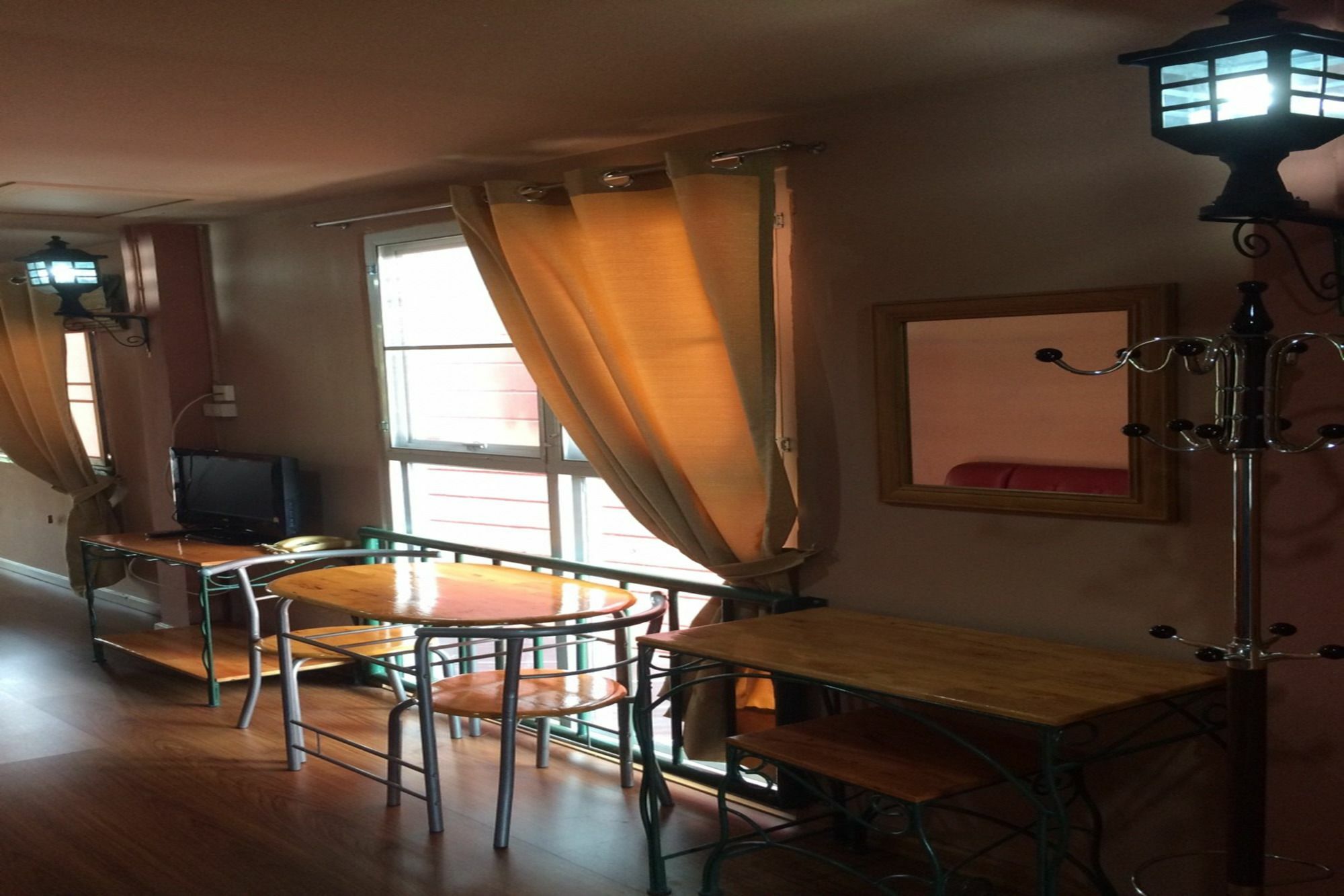 Baan Khun Mae Apartment Bangkok Eksteriør bilde