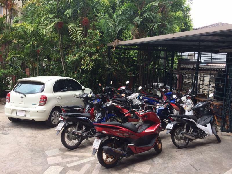 Baan Khun Mae Apartment Bangkok Eksteriør bilde